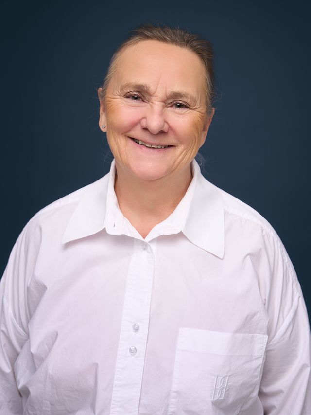Natalia Prakht, Stender Oppgjør